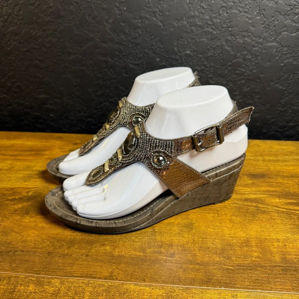 Simply Vera Vera Wang SYSTONE‎ Bronze Metallic Beaded Wedge Sandal Womens 6M
